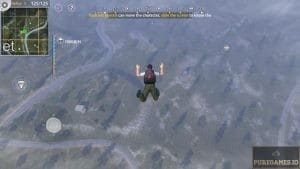 Player parachuting form an airplane to the battle map
